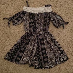 Are an arrow romper size 10/12 in girls